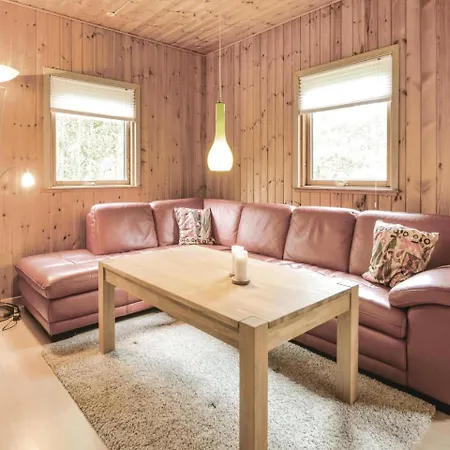 Three-bedroom Holiday In