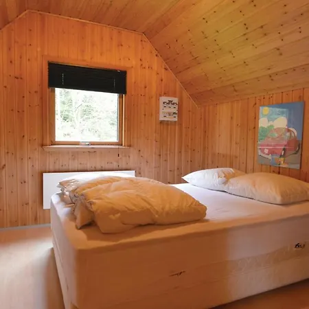 Holiday home Three-bedroom Holiday In